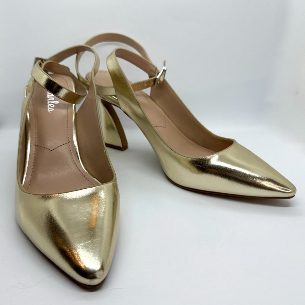 Charles By Charles David Label Pump